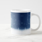 クリスマスの冬の雪だるま滑りやすいジョー緑のスカーフm ジャンボコーヒーマグカップ (右)