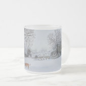 クリスマスの冬の風景の雪のシーン フロストグラスマグカップ (正面右)