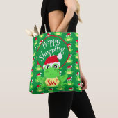 クリスマスの可愛いカエル サンタ帽 緑 おもしろ雑貨 トートバッグ (クローズアップ)