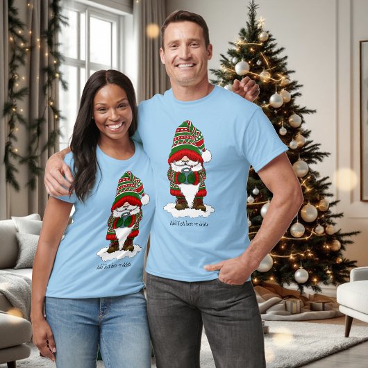 クリスマスの可愛いノーム 赤と緑の冬 Tシャツ