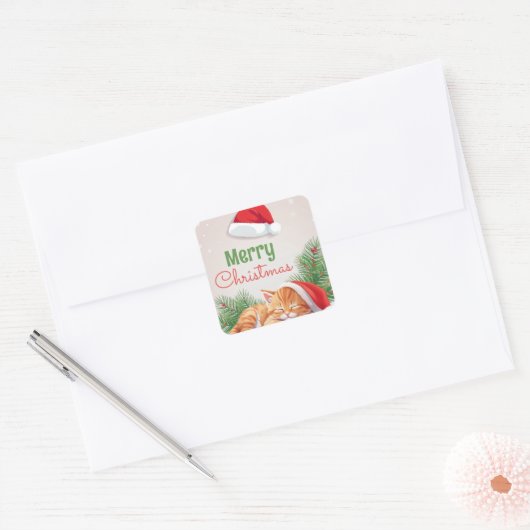 クリスマスの夢 – Santa Hatで眠る子猫 スクエアシール (封筒)