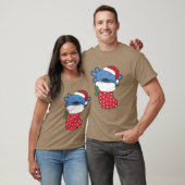 クリスマスの女の子のためのクリスマスソックスで可愛いAolotls Tシャツ (ユニセックス)