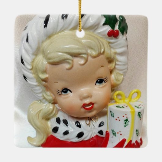 クリスマスの女の子の頭の花瓶が存在するホリーかわいい セラミックオーナメント (裏面)