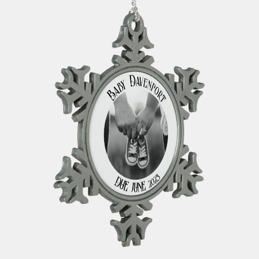 クリスマスの妊娠写真 スノーフレークピューターオーナメント (左)