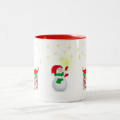 クリスマスの妖精、エルフと星 ツートーンマグカップ (中央)
