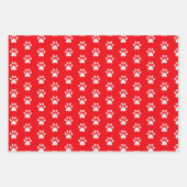 クリスマスの子犬、キャロル猫 & 赤い背景に足跡 ラッピングペーパーシート (正面3)