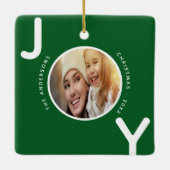 クリスマスの家族の写真の緑の喜びモダン セラミックオーナメント (裏面)