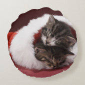 クリスマスの帽子で一緒に眠った子ネコ ラウンドクッション (裏面)