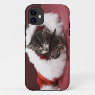 クリスマスの帽子で一緒に眠った子ネコ iPhone 11 ケース