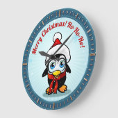 クリスマスの帽子の漫画を持つかわいいペンギン ラウンド壁時計 (傾斜)