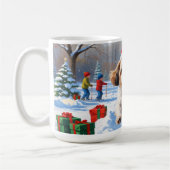 クリスマスの帽子をかぶった雪の中を走るシーズー コーヒーマグカップ (左)