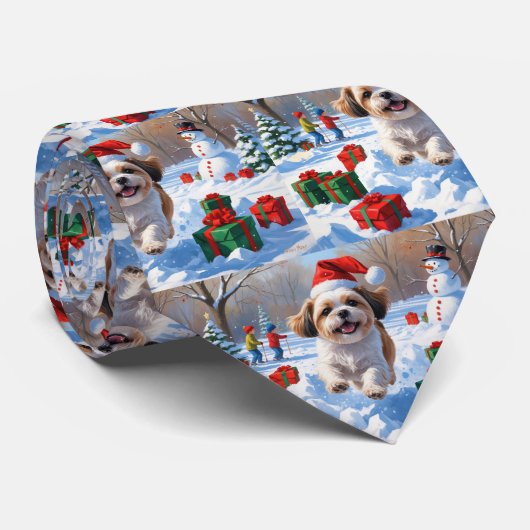 クリスマスの帽子をかぶった雪の中を走るシーズー ネクタイ (ロール)