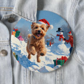 クリスマスの帽子をかぶって雪の中を走るウィートテリア 缶バッジ (インサイチュ)