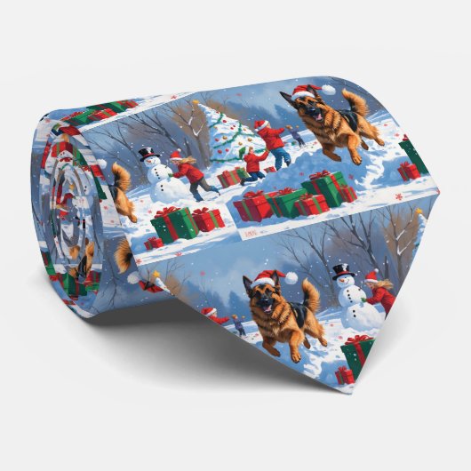クリスマスの帽子をかぶって雪の中を走るジャーマンシェパード ネクタイ (ロール)