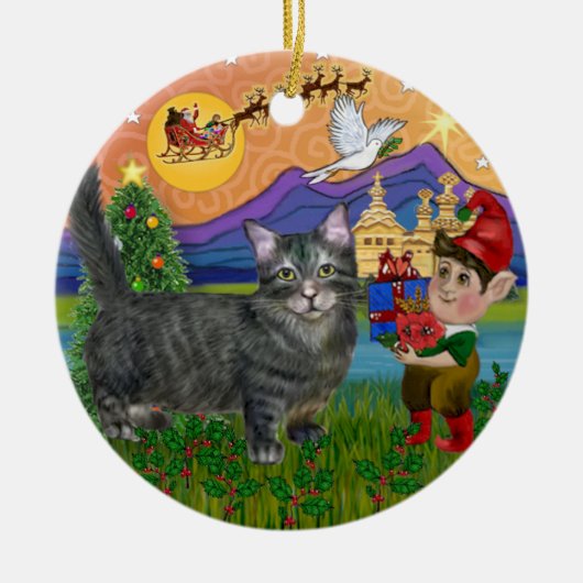 クリスマスの幻想 - 茶トラのマンチカン セラミックオーナメント (正面)