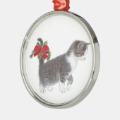 クリスマスの弓を持つ子ネコ メタルオーナメント (左)