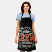 クリスマスの思い出を創る家族 エプロン (着用した状態)
