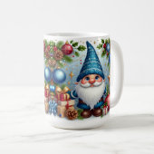 クリスマスの愉快な装飾が施されたノーム コーヒーマグカップ (正面右)