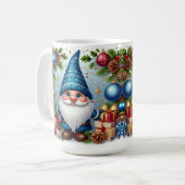クリスマスの愉快な装飾が施されたノーム コーヒーマグカップ (正面左)