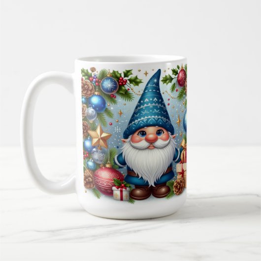 クリスマスの愉快な装飾が施されたノーム コーヒーマグカップ (左)