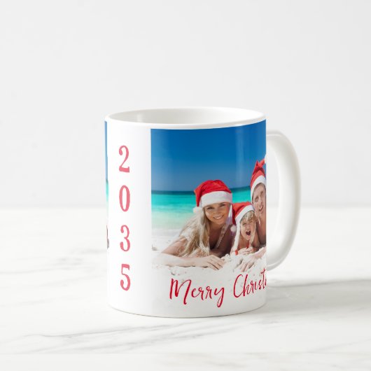 クリスマスの日の家族の写真白 コーヒーマグカップ (正面右)