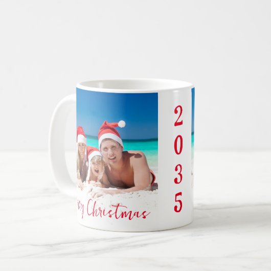 クリスマスの日の家族の写真白 コーヒーマグカップ (正面左)