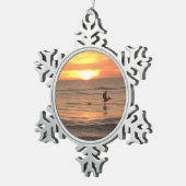 クリスマスの昼寝のビーチの記憶 スノーフレークピューターオーナメント (右)