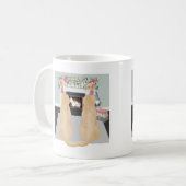 クリスマスの暖炉のシーンで黄色のラブラドール犬 コーヒーマグカップ (正面左)