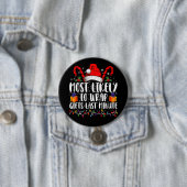 クリスマスの最後に贈り物を包む可能性が最も高い 缶バッジ (インサイチュ)