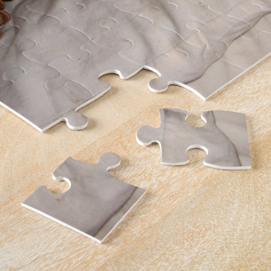 クリスマスの服を着て眠っているとても可愛い秋田犬 ジグソーパズル (側面)