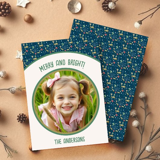 クリスマスの木々と雪のかけら飾りのかわいい鹿 シーズンカード