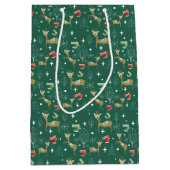 クリスマスの木々と雪のかけら飾りのかわいい鹿 ミディアムペーパーバッグ (正面)