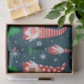 クリスマスの木と雪の結晶と一緒にかわいいクリスマス・ノーム達 薄葉紙 (ギフト)