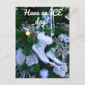 クリスマスの木に青いグリッターと毛皮のアイススケート ポストカード (正面)