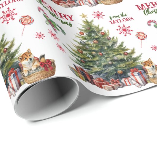 クリスマスの木の下にかわいい柴犬の子犬 ラッピングペーパー (ロールコーナー)