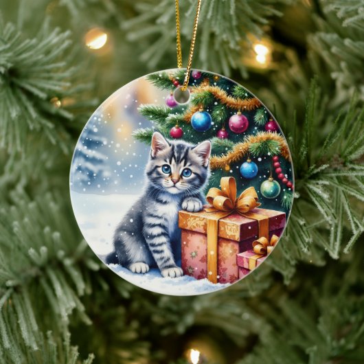 クリスマスの木の下の可愛い子猫 セラミックオーナメント (ツリー)
