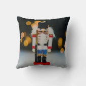 クリスマスの滑りやすいジョーくるみ割り人形オーナメント クッション (裏面)