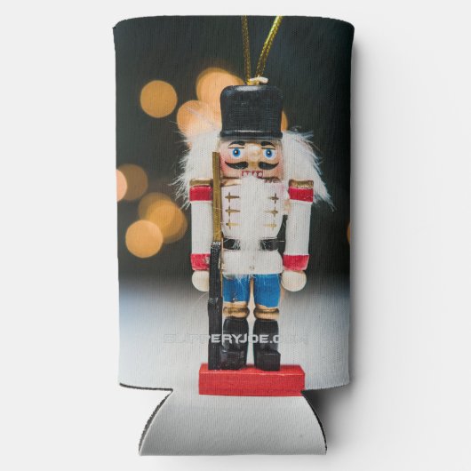 クリスマスの滑りやすいジョーくるみ割り人形オーナメント スリム缶クーラー (裏面)