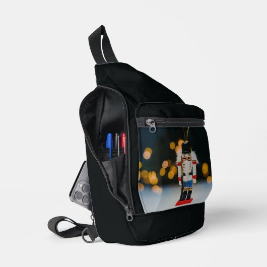 クリスマスの滑りやすいジョーくるみ割り人形オーナメント スリングバッグ (見開き)