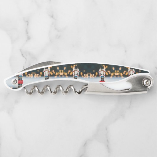 クリスマスの滑りやすいジョーくるみ割り人形オーナメント ソムリエナイフ (裏面)