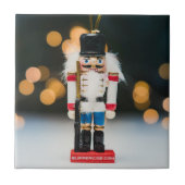 クリスマスの滑りやすいジョーくるみ割り人形オーナメント タイル (正面)