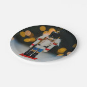 クリスマスの滑りやすいジョーくるみ割り人形オーナメント ペーパープレート (アングル)