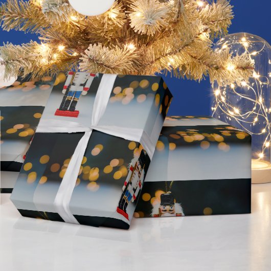 クリスマスの滑りやすいジョーくるみ割り人形オーナメント ラッピングペーパー (クリスマス)