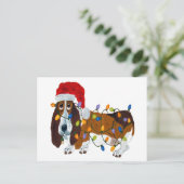 クリスマスの照明でもつれるバセット犬 シーズンポストカード (スタンド正面)