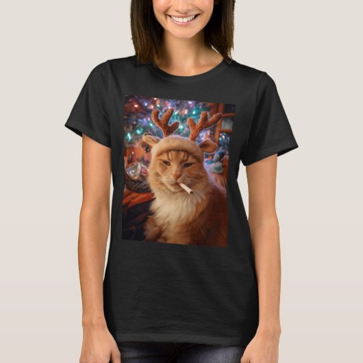 クリスマスの猫がタバコを吸うミーム Gen Z 安心感 Tシャツ (正面)