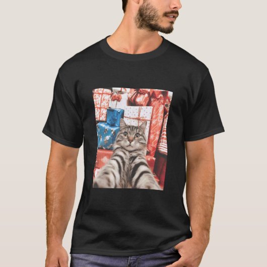 クリスマスの猫の自撮り 楽しい猫 Tシャツ (正面)
