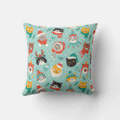 クリスマスの猫を着たホリデーセーター柄 クッション (裏面)