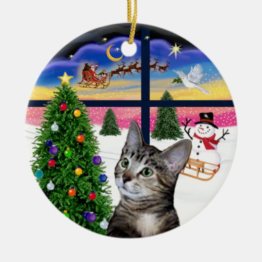 クリスマスの窓 茶トラの虎猫 セラミックオーナメント (正面)