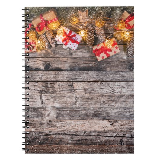 クリスマスの素朴な背景、木製の厚板。 ノートブック (正面)
