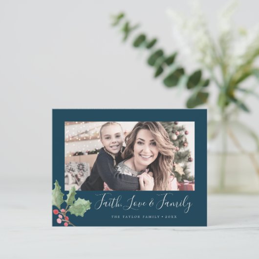 クリスマスの緑の信仰の愛と家族写真 シーズンポストカード (スタンド正面)